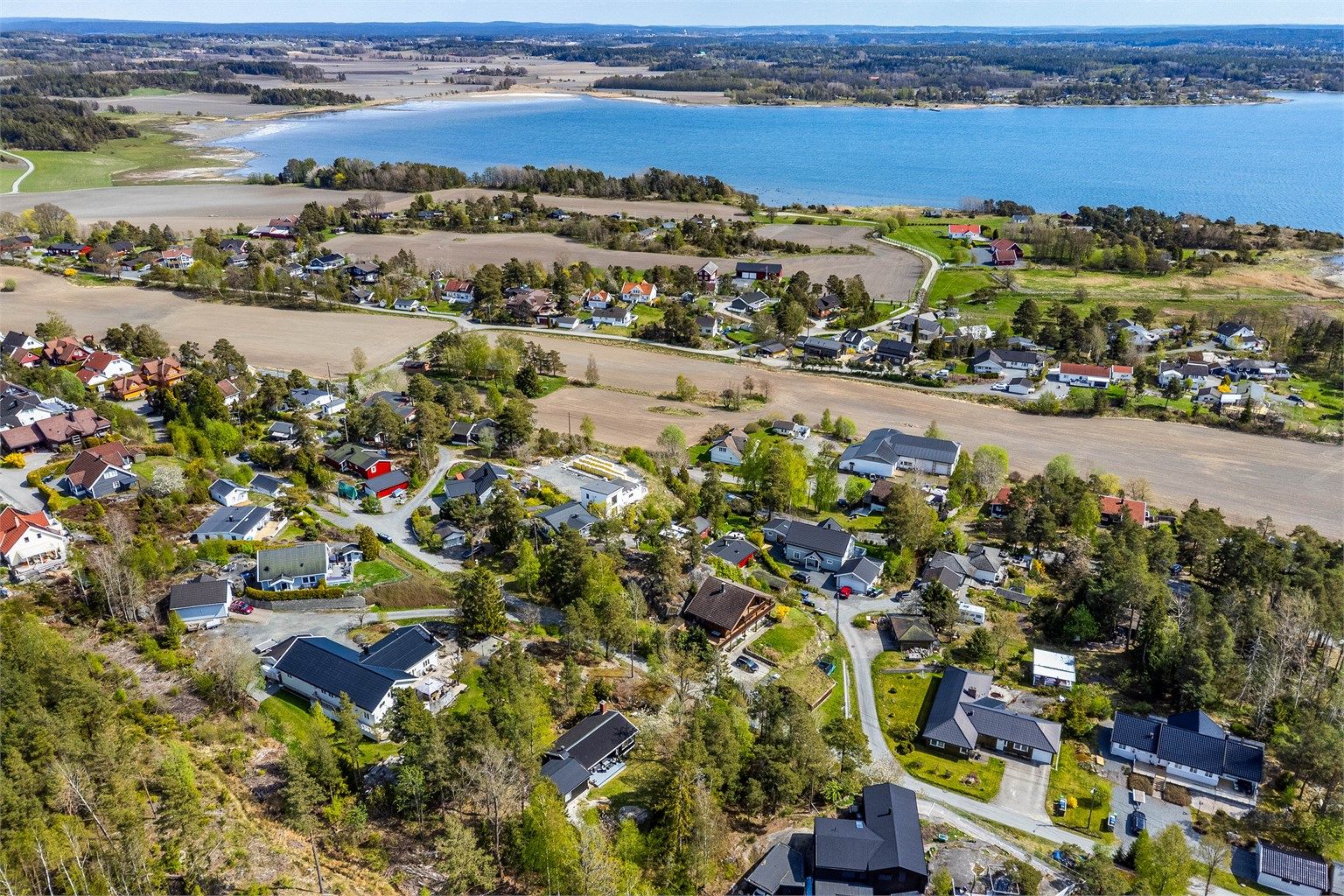 Turmulighetene i området er mange. I Kurefjorden naturreservat rett nedenfor finnes et rikt fugleliv.
