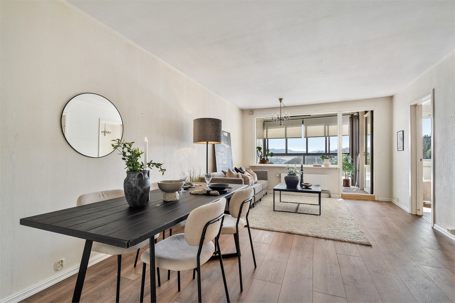 Krogsveen v/Christopher Sand ønsker velkommen til Lauritz Hervigs vei 120