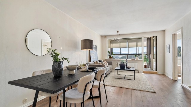 Krogsveen v/Christopher Sand ønsker velkommen til Lauritz Hervigs vei 120