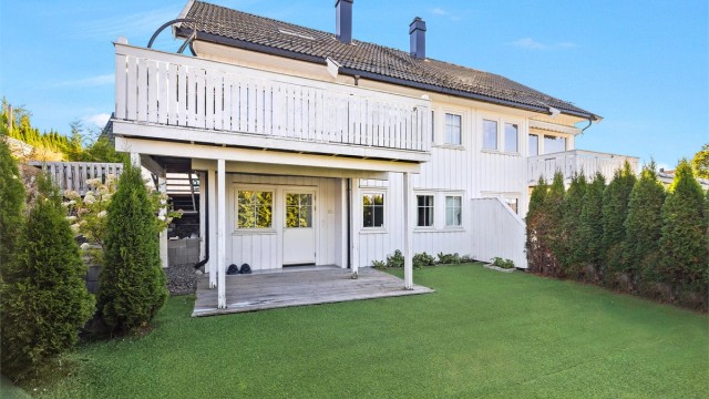 Eiendomsmegler Krogsveen v/ Vegard Gran-Andersen ønsker deg velkommen til Lørenfaret 12!