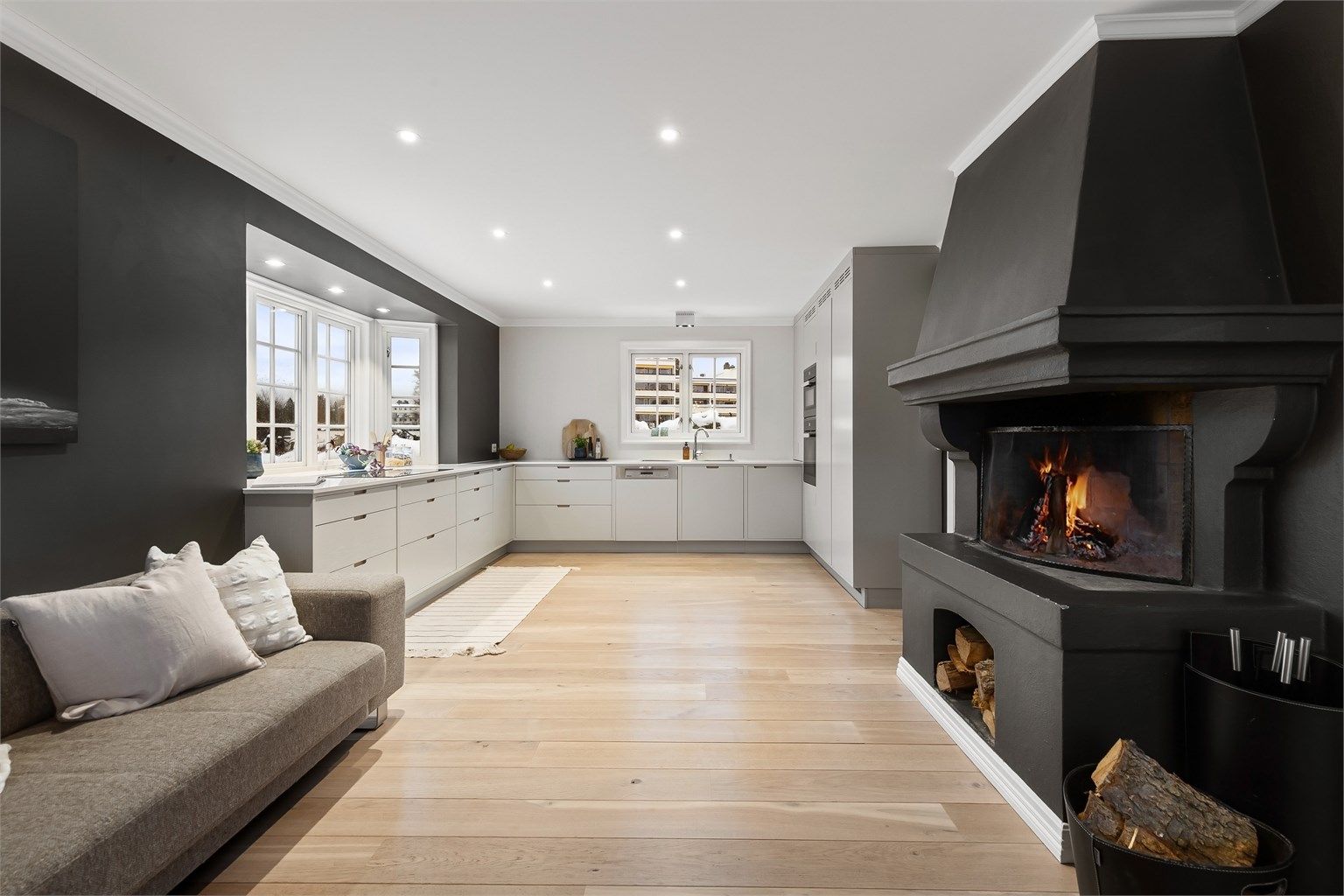 Kjøkkenet / spisestuen er av god størrelse