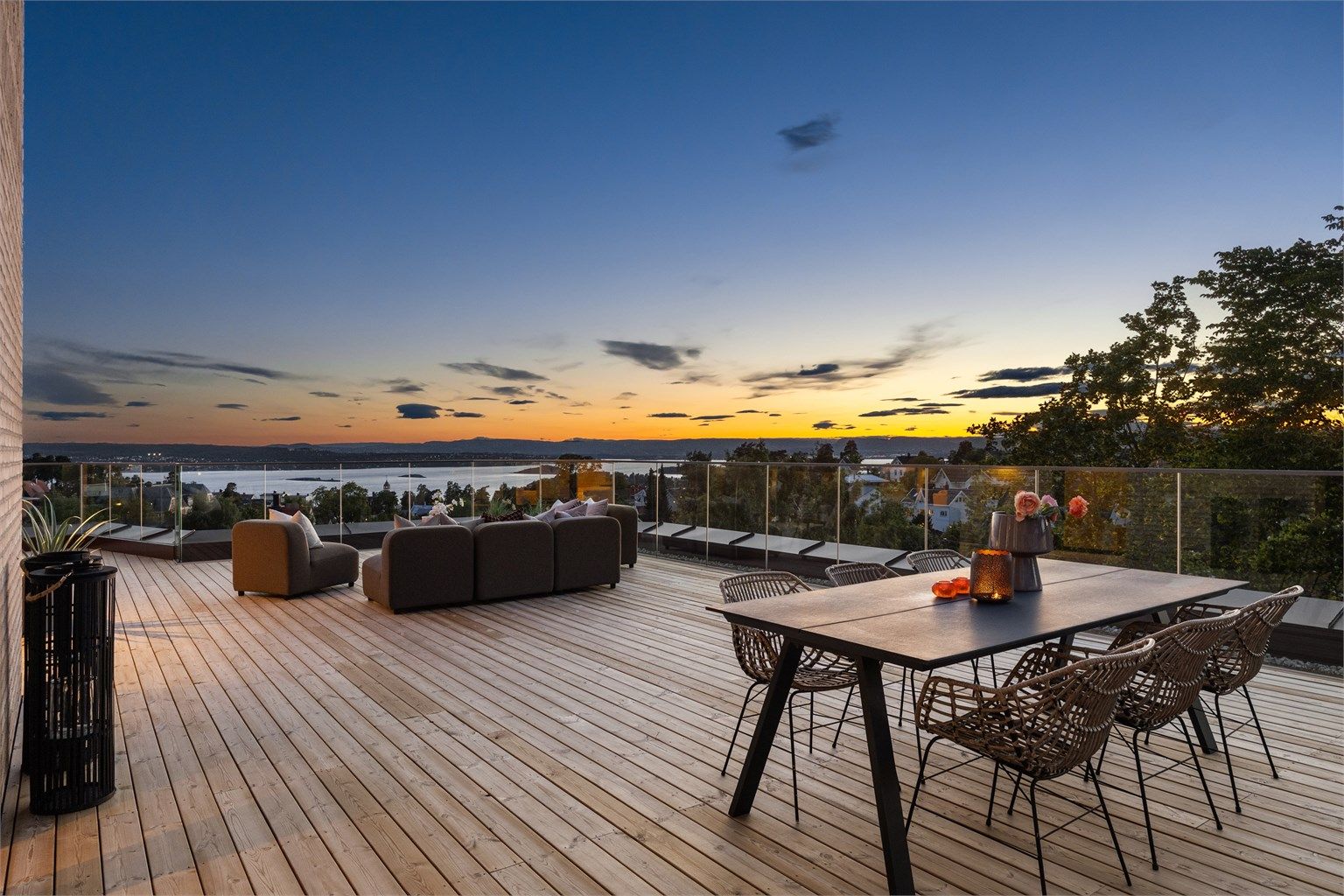 Stor og solrik terrasse