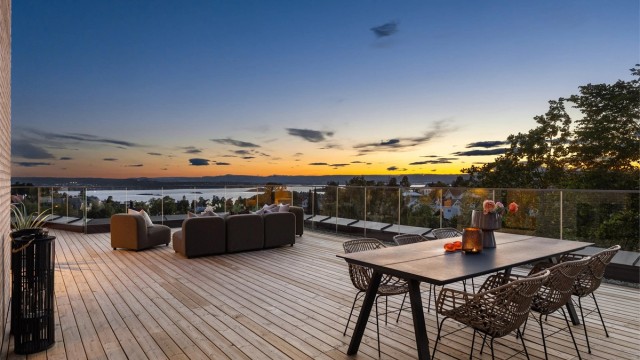 Stor og solrik terrasse