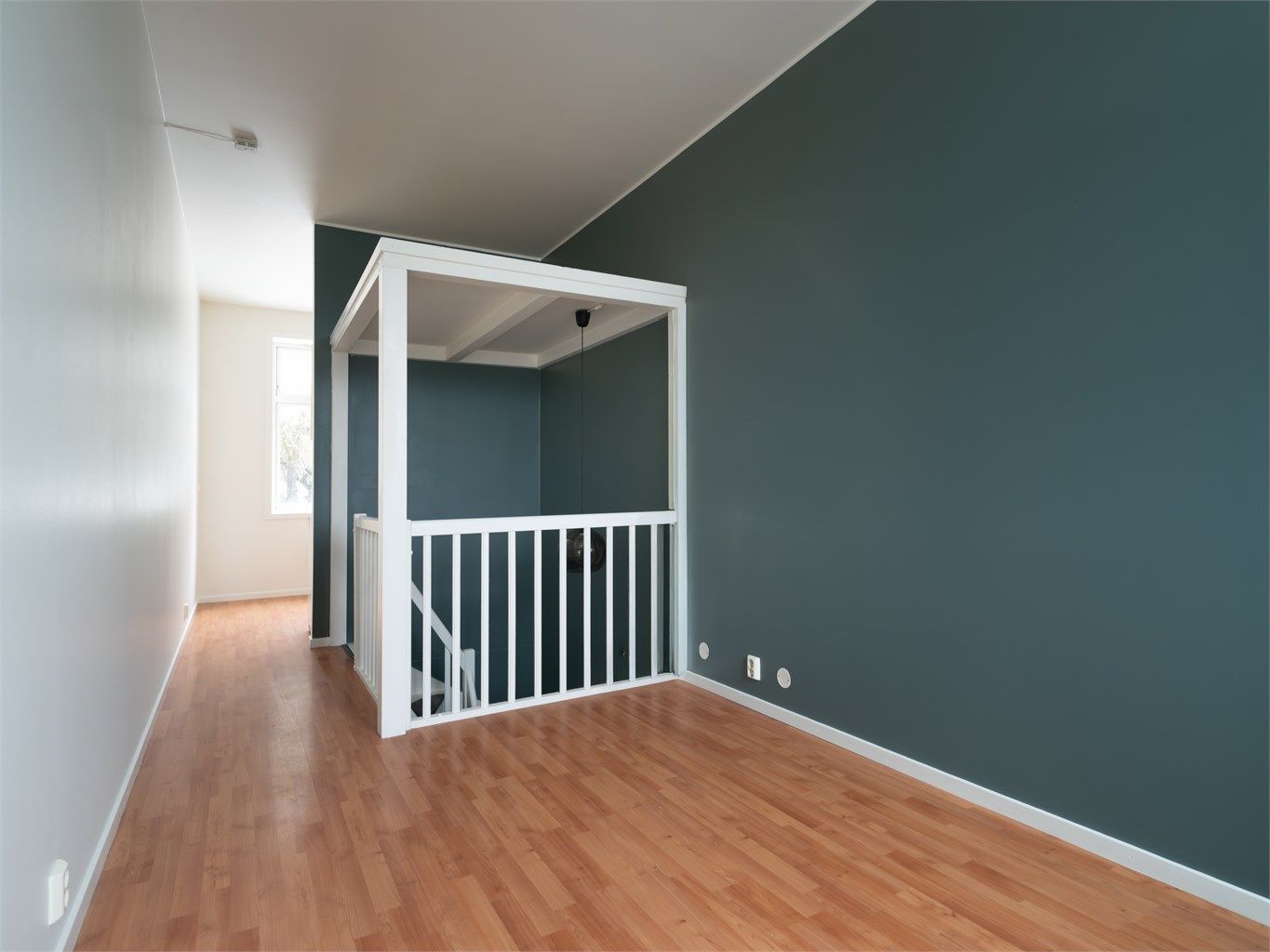 Vegger malt senere tid på stuen.