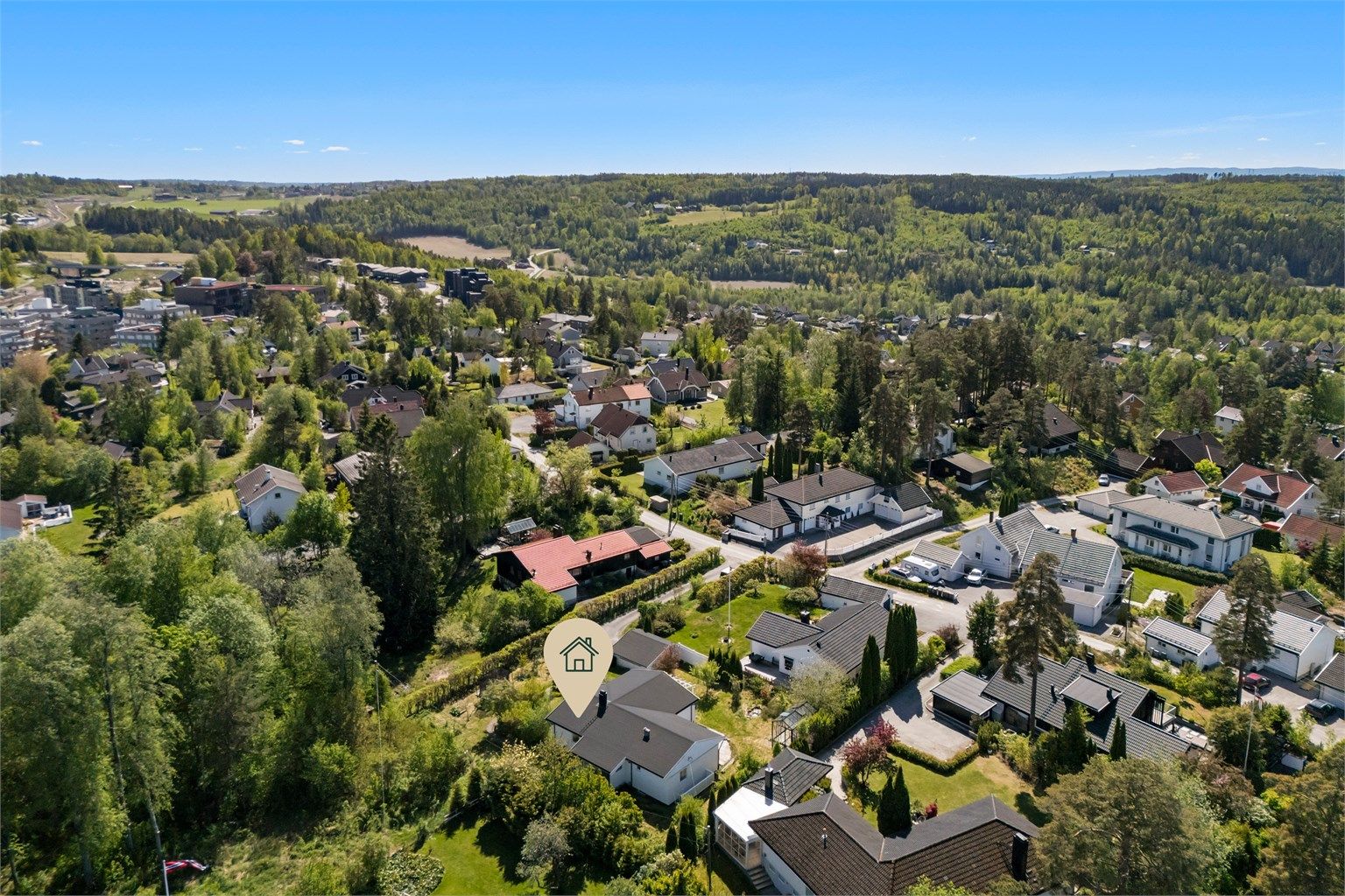 Eiendommen ligger i et veletablert og meget barnevennlig område