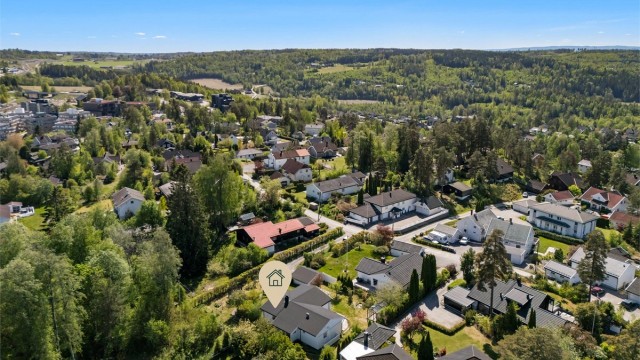 Eiendommen ligger i et veletablert og meget barnevennlig område
