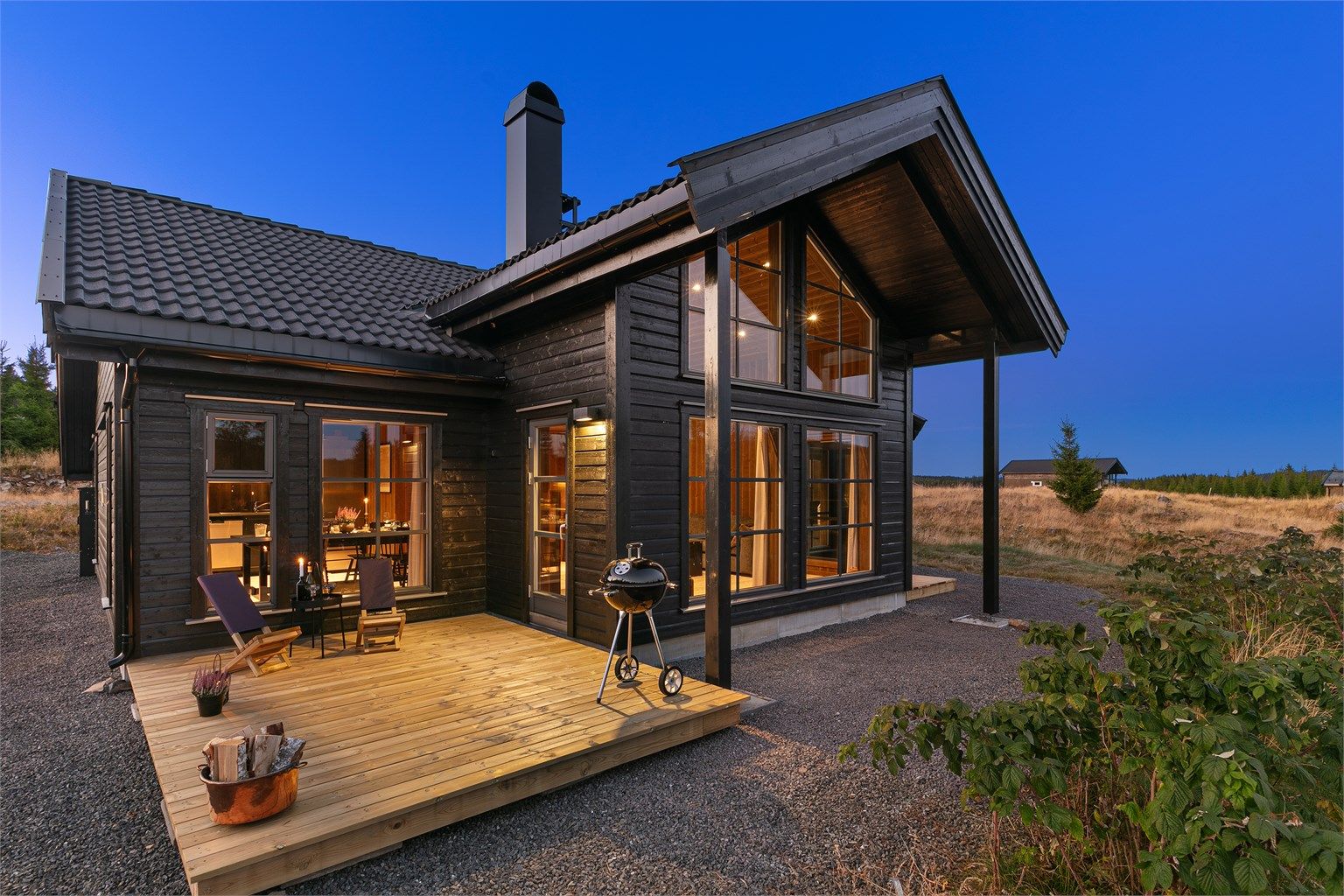 Eiendomsmegler Krogsveen v/ Elisabeth Hanssen ønsker velkommen til Lensmannsvika 33!