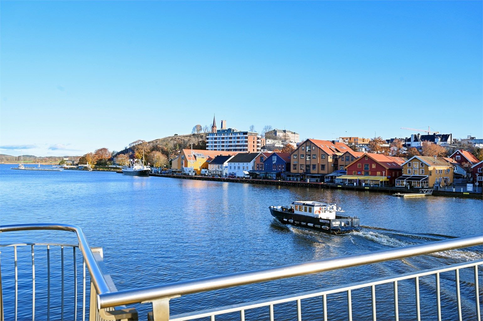 Brygga i Tønsberg er kjent for sine flotte tilbud gjennom hele året - byen er spesielt aktiv gjennom sommerhalvåret. 