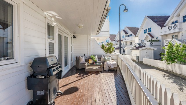 Stor terrasse og koselige omgivelser.