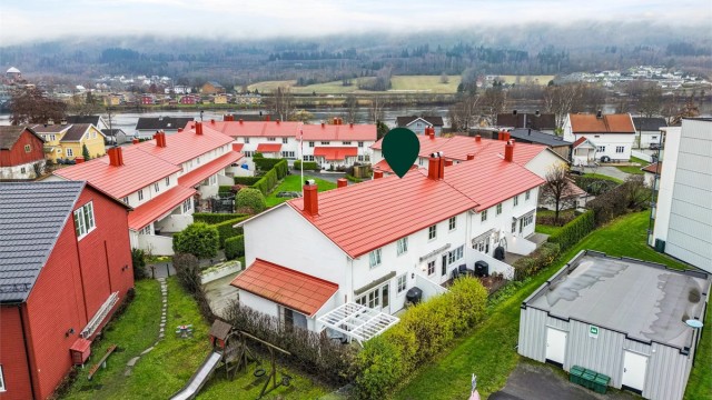 Nabolaget har flere lekeplasser og er ideelt for barnefamilier.