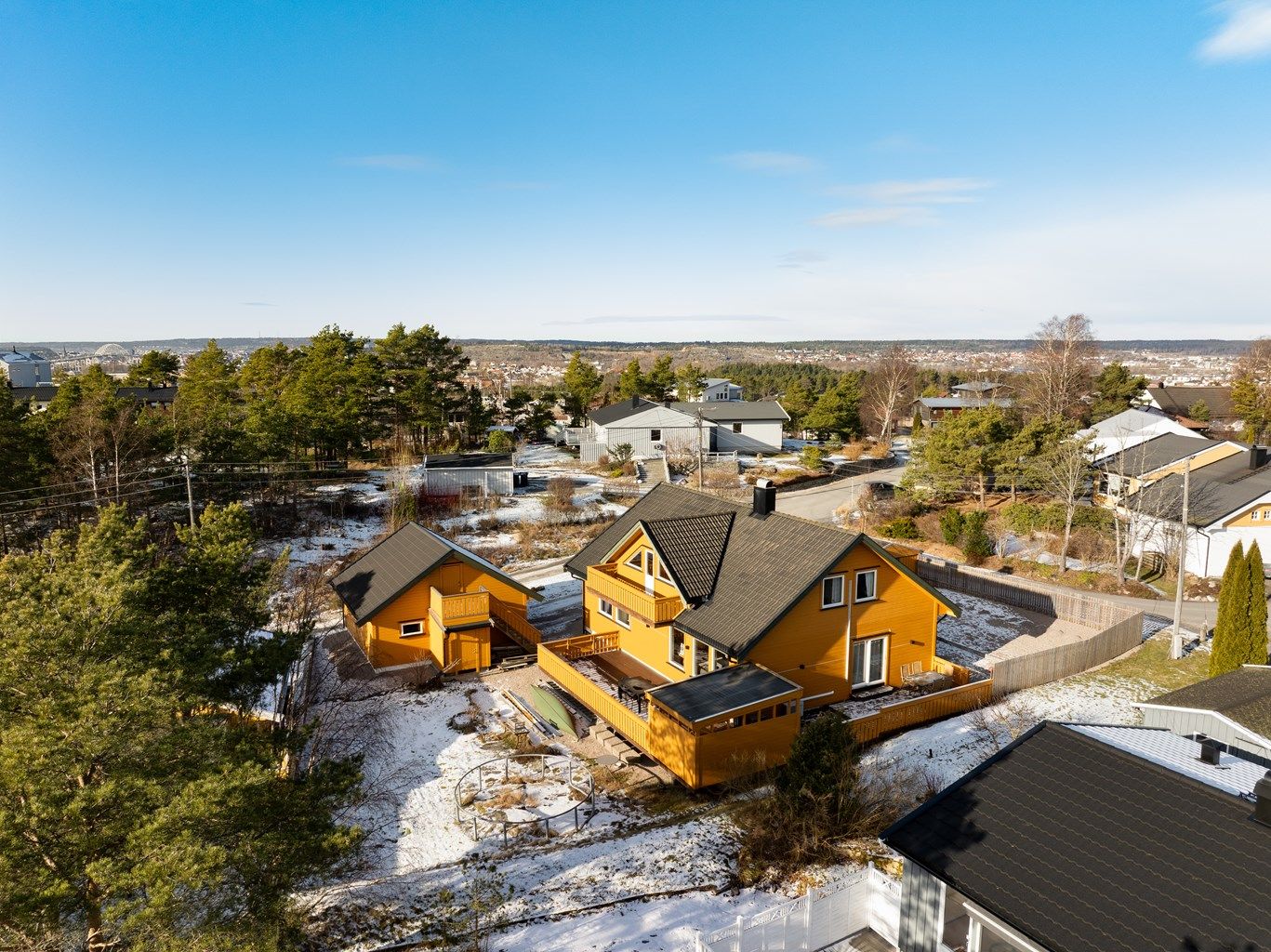 Tyrilia 12 presenteres av Raymond Bøhn i Krogsveen.