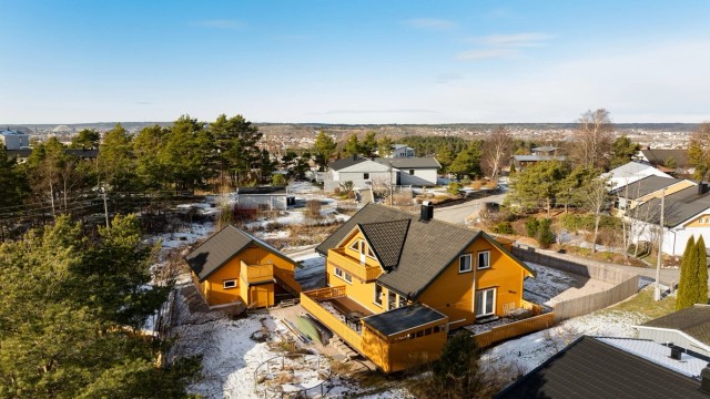 Tyrilia 12 presenteres av Raymond Bøhn i Krogsveen.