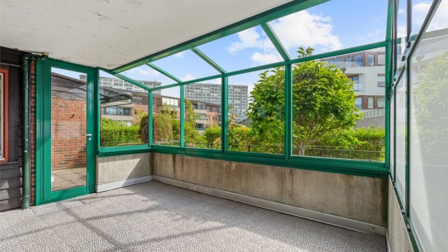 Fra balkongen er det utgang til en liten, privat markterrasse.
Foto: Nordbø Foto