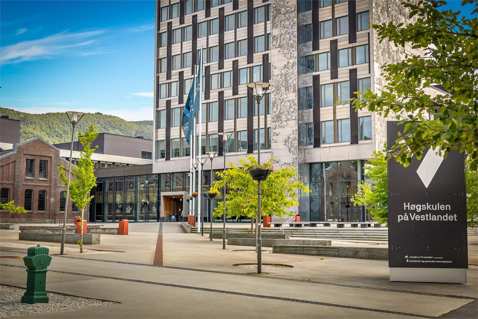 Høgskolen på Vestlandet er et par stopp unna! (Kronstad bybanestopp) 