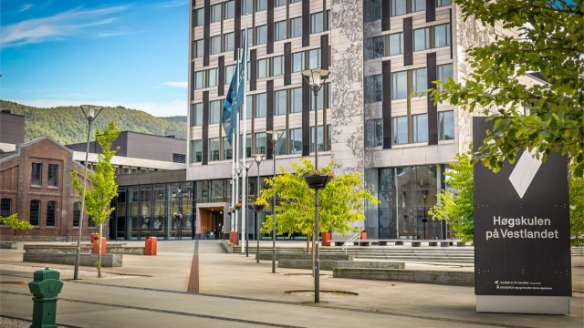 Høgskolen på Vestlandet er et par stopp unna! (Kronstad bybanestopp)