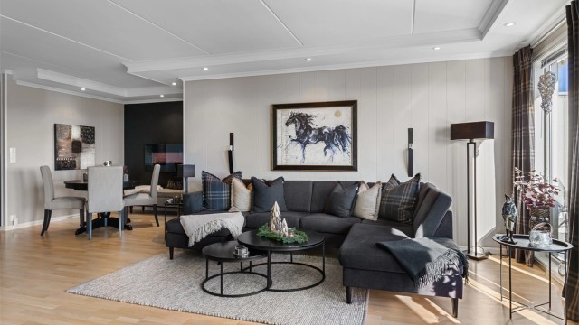 Balansert ventilasjon med varmegjenvinning i leiligheten.