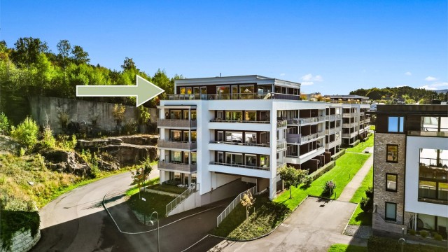 Leiligheten ligger i en boligblokk oppført i 2022.
