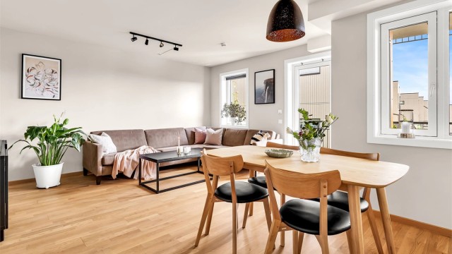 Velkommen til Nitteberglia 5 - Presenteres av Eiendomsmegler Sarvajuthan Mahalingam v/Krogsveen!