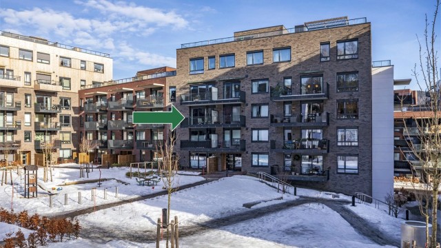 Leiligheten har god intern beliggenhet, godt tilbaketrukket fra vei