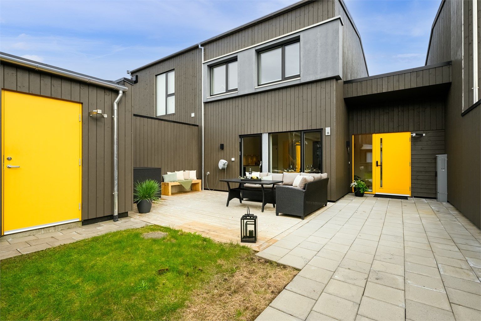 Ett nyere og moderne rekkehus.