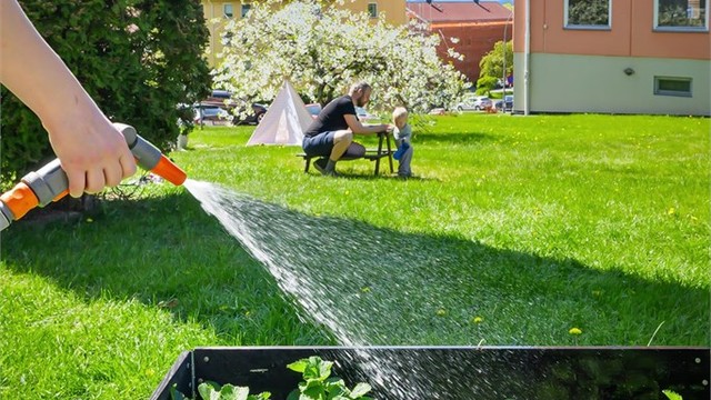 Utenfor blokken er det gode muligheter til en herlig kjøkkenhage