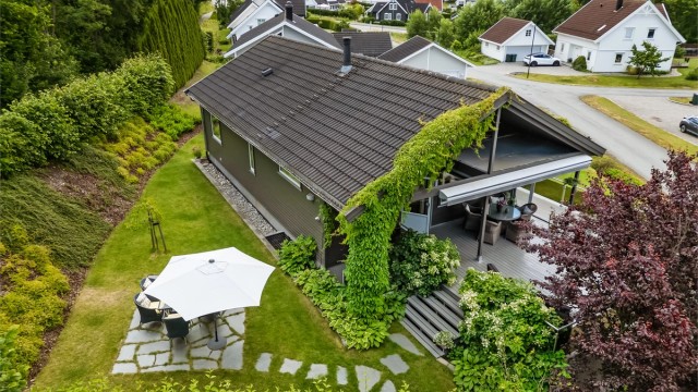 Dette er en familievennlig og pen enebolig i et fredelig og tilbaketrukket boligfelt.
Foto: Knipzet AS - Emmy af Geijerstam