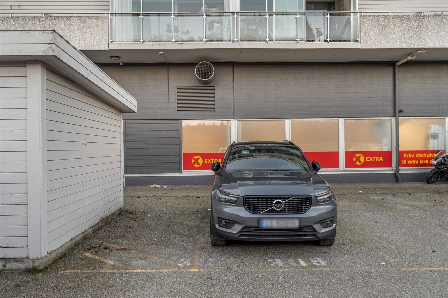 Fast p-plass (nr. 305) på felles tomt