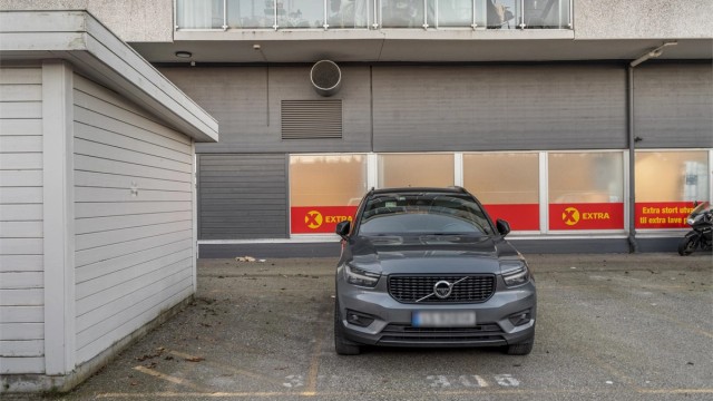 Fast p-plass (nr. 305) på felles tomt