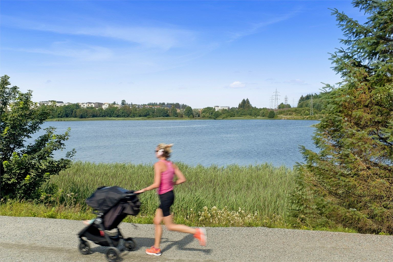 Med nærhet til både treningssenter, Sørbøhallen og flotte turområder er det enkelt å holde seg aktiv.
