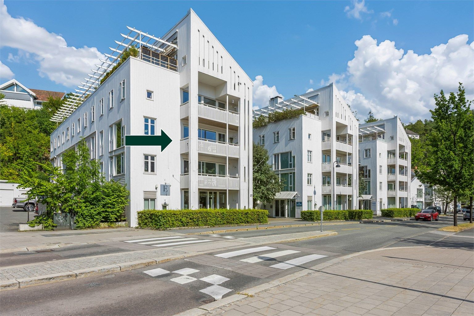 Tilbaketrukket, men samtidig sentralt beliggende i Sandvika. 