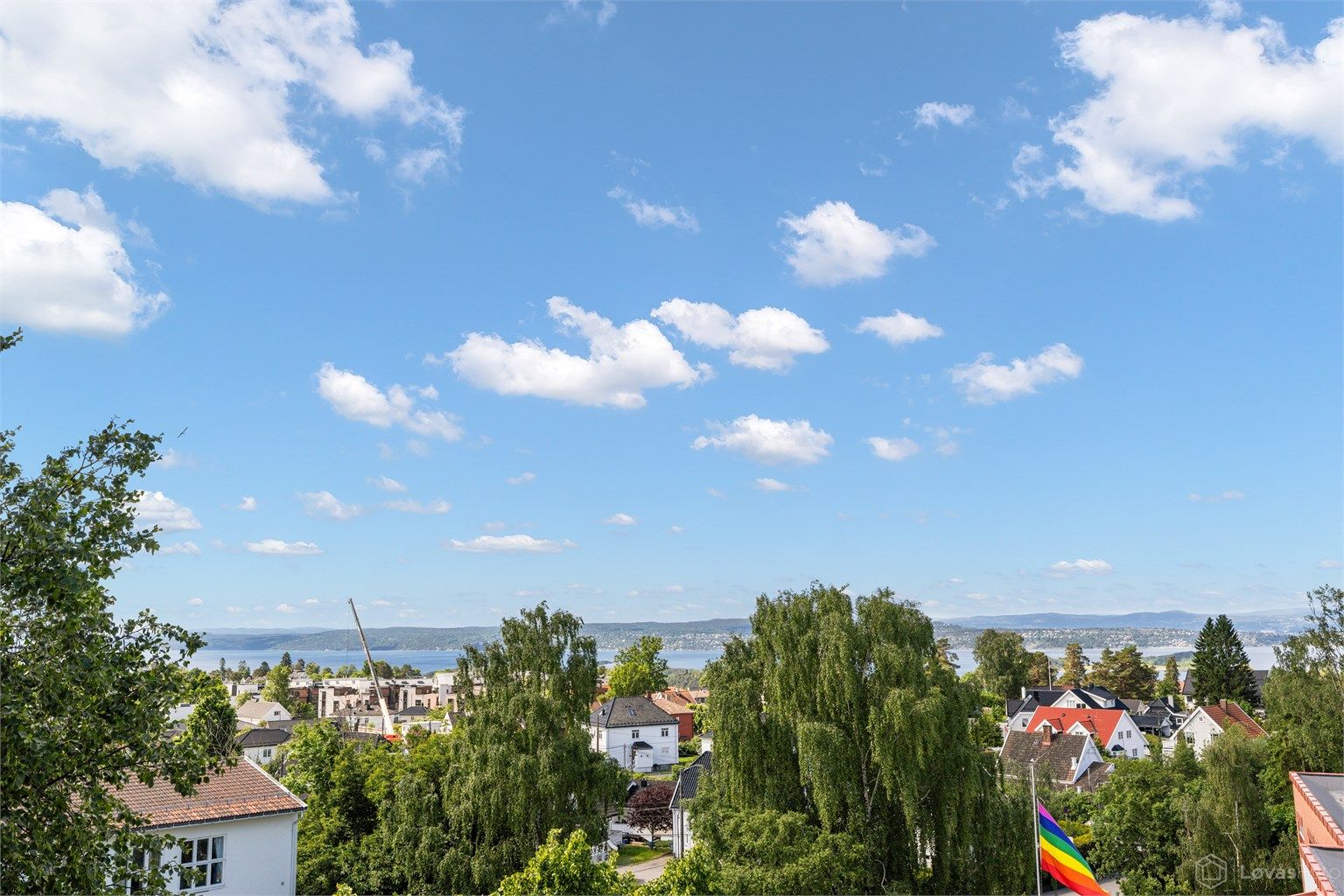 Umiddelbar nærhet til flotte turområder i Brannfjell- og Ekebergskogen.