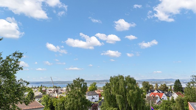 Umiddelbar nærhet til flotte turområder i Brannfjell- og Ekebergskogen.