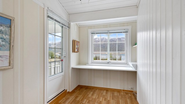 Dette rommet har egen utgang til terrassen og egner seg godt som soverom eller kontor