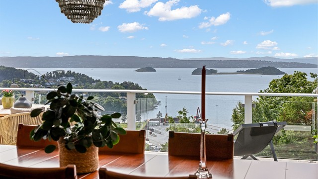 Foldedører åpner veggen ut til terrassen