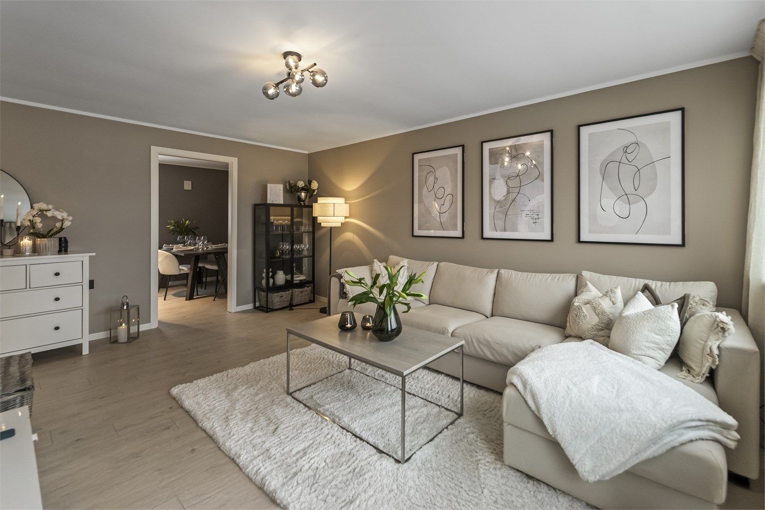 Delikat og moderne innredet slik at man kan flytte rett inn i nytt hjem!