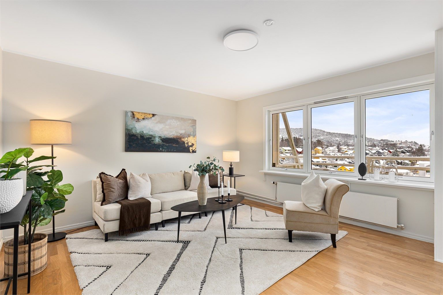 Velkommen til Betzy Kjelsbergs vei 11, en praktisk og usjenert utsiktsleilighet i byggets 11. etasje.