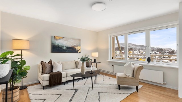 Velkommen til Betzy Kjelsbergs vei 11, en praktisk og usjenert utsiktsleilighet i byggets 11. etasje.