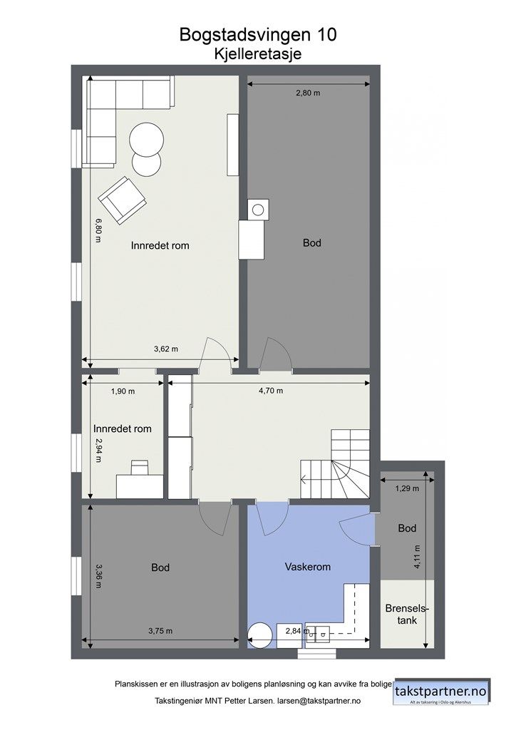 Kjelleretasjen inneholder en romslig kjellerstue, vaskerom, boder og to innredede rom.