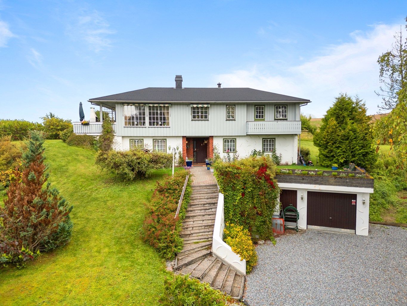 Eiendomsmegler Krogsveen avd. Årnes har gleden av å presentere Hovindvegen 11!