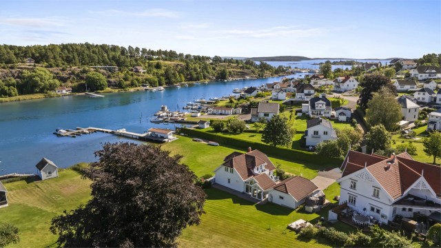 Eiendommen har fine solforhold og utsyn mot Nesbryggsundet