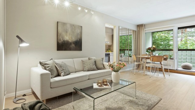 Krogsveen v/Jonas Ekse Hovland har gleden av å presentere en delikat og tiltalende 2-roms leilighet like ved marka!