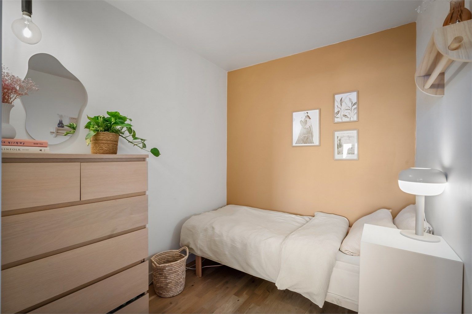 Sovealkove. Rommet kan fint brukes til gjesteværelse eller kontor. Leiligheten består av innvendig lettvegger, noe som gjøre det enkelt å endre planløsning