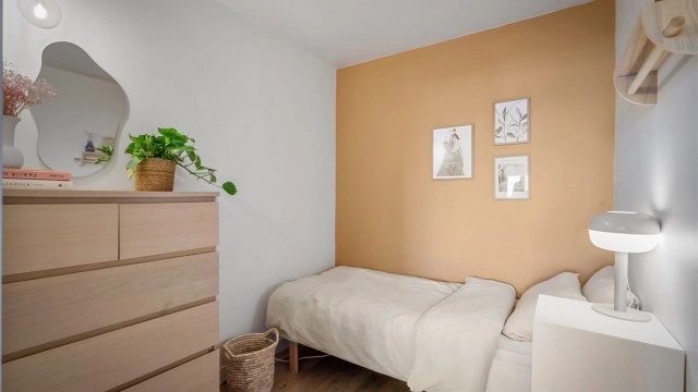 Sovealkove. Rommet kan fint brukes til gjesteværelse eller kontor. Leiligheten består av innvendig lettvegger, noe som gjøre det enkelt å endre planløsning