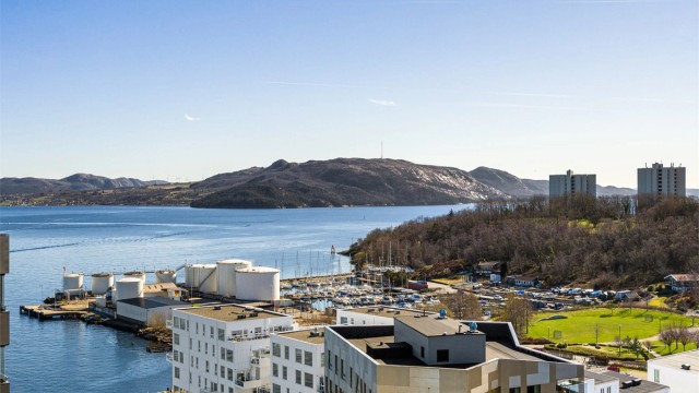 Her er det bare å senke skuldrene og nyte det maritime livet utenfor.