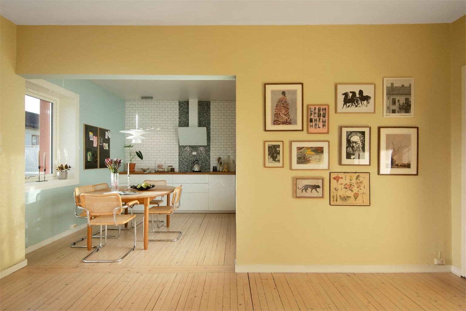 Velkommen til Etterstadsletta 29B og denne helt unike 3-roms leiligheten - Presentert av Christoffer S. Akerjordet og Krogsveen