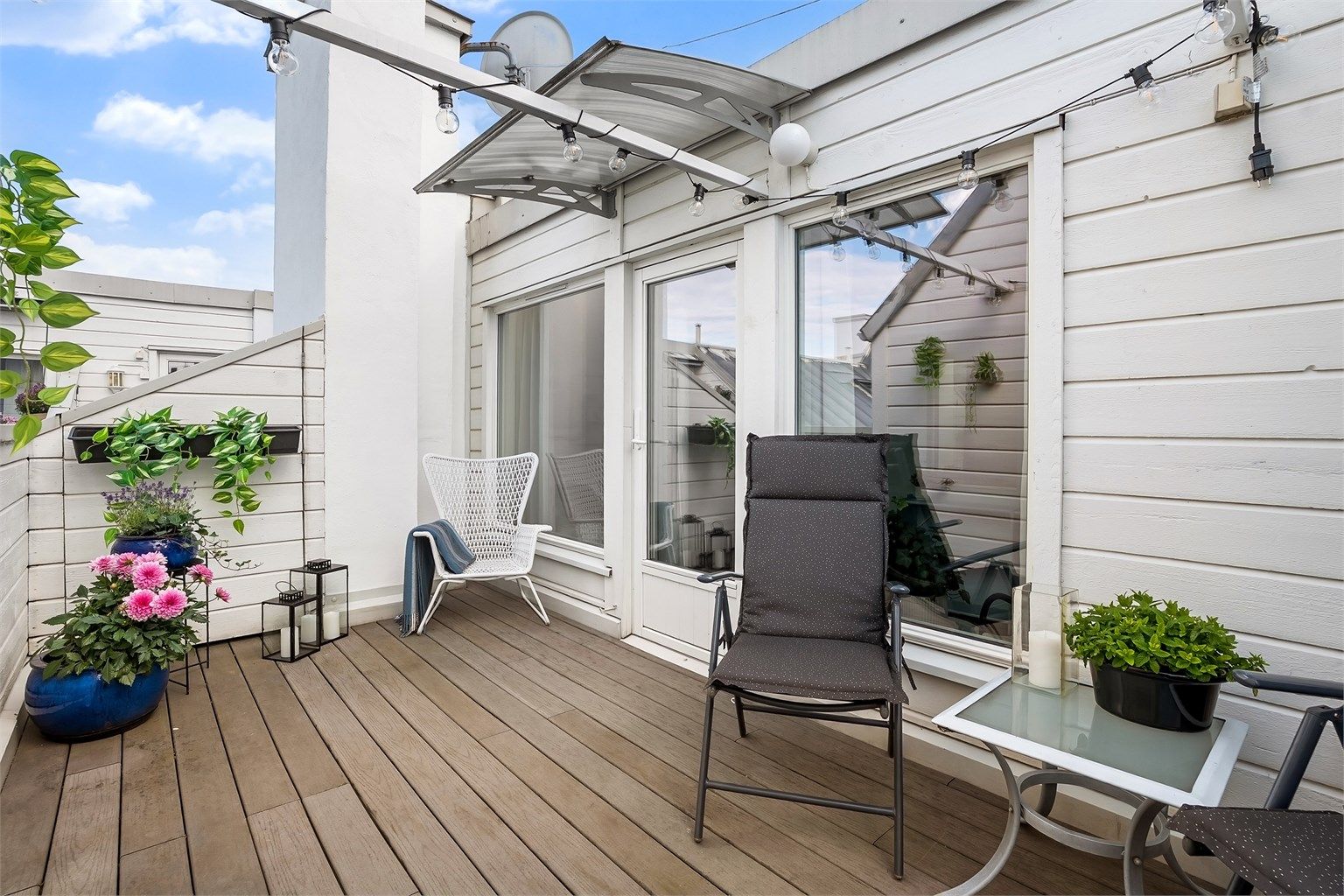 Leiligheten har en praktisk planløsning, samt fasiliteter som takterrasse og heis. 