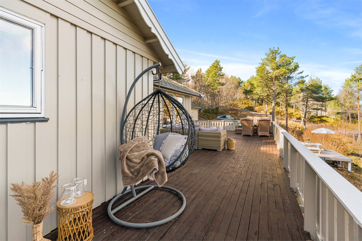 Hele hytta ble malt utvendig i 2026.