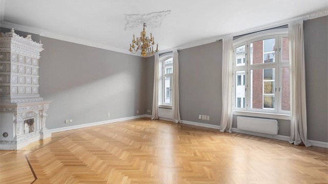 Velkommen til Professor Dahls gate! En herskapelig 4-roms leilighet med unike detaljer.