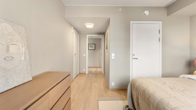 Hovedsoverommet har både adkomst til en praktisk innvendig bod, og eget baderom