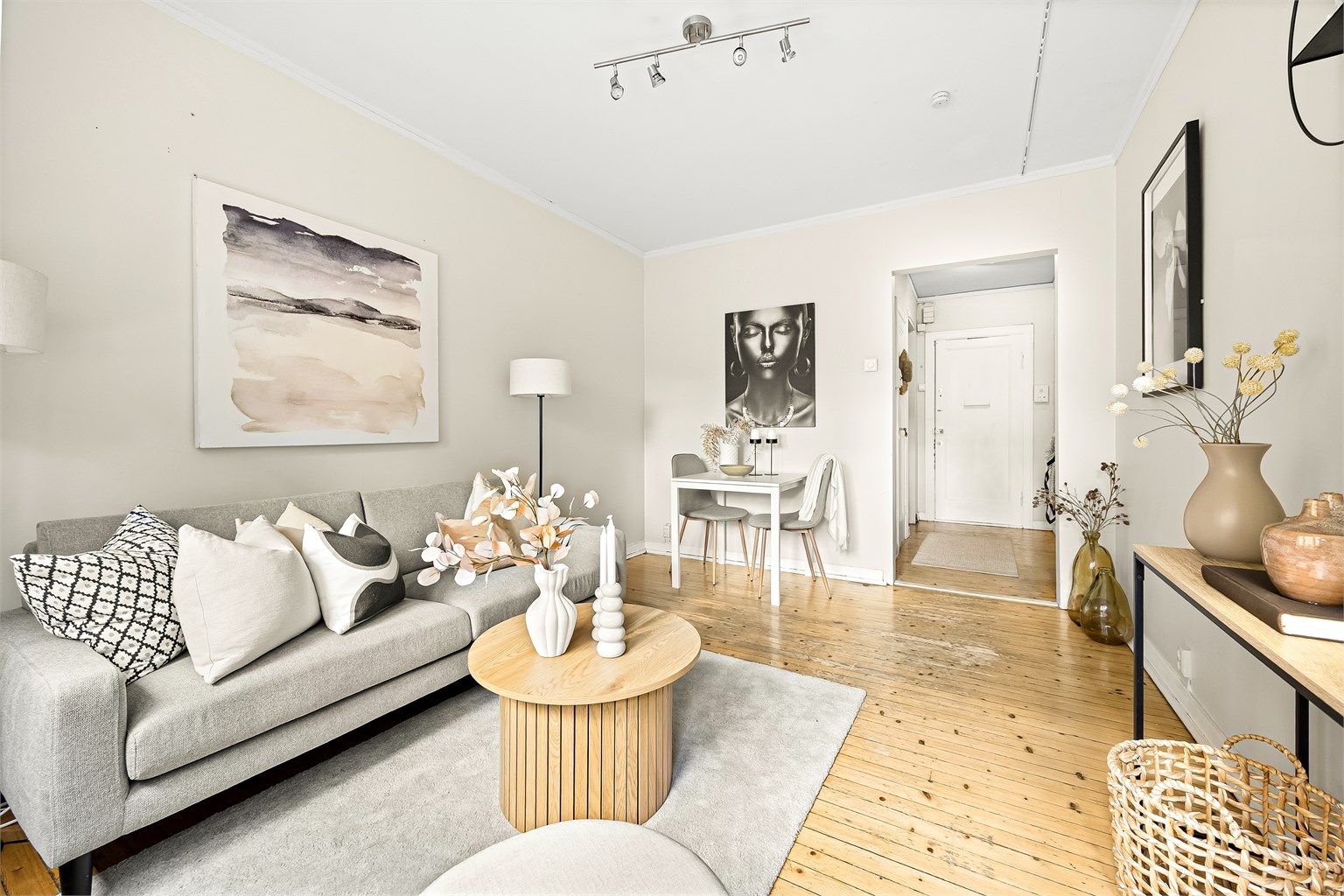 Leiligheten har utmerket beliggenhet på populære Bislett, med nærhet til alt man måtte trenge i hverdagen. Foto: Marit Andersen.